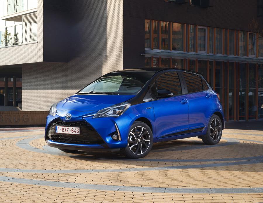  Toyota Yaris Hybrid Bi-Tone 2017 года  (фото 28 из 42)